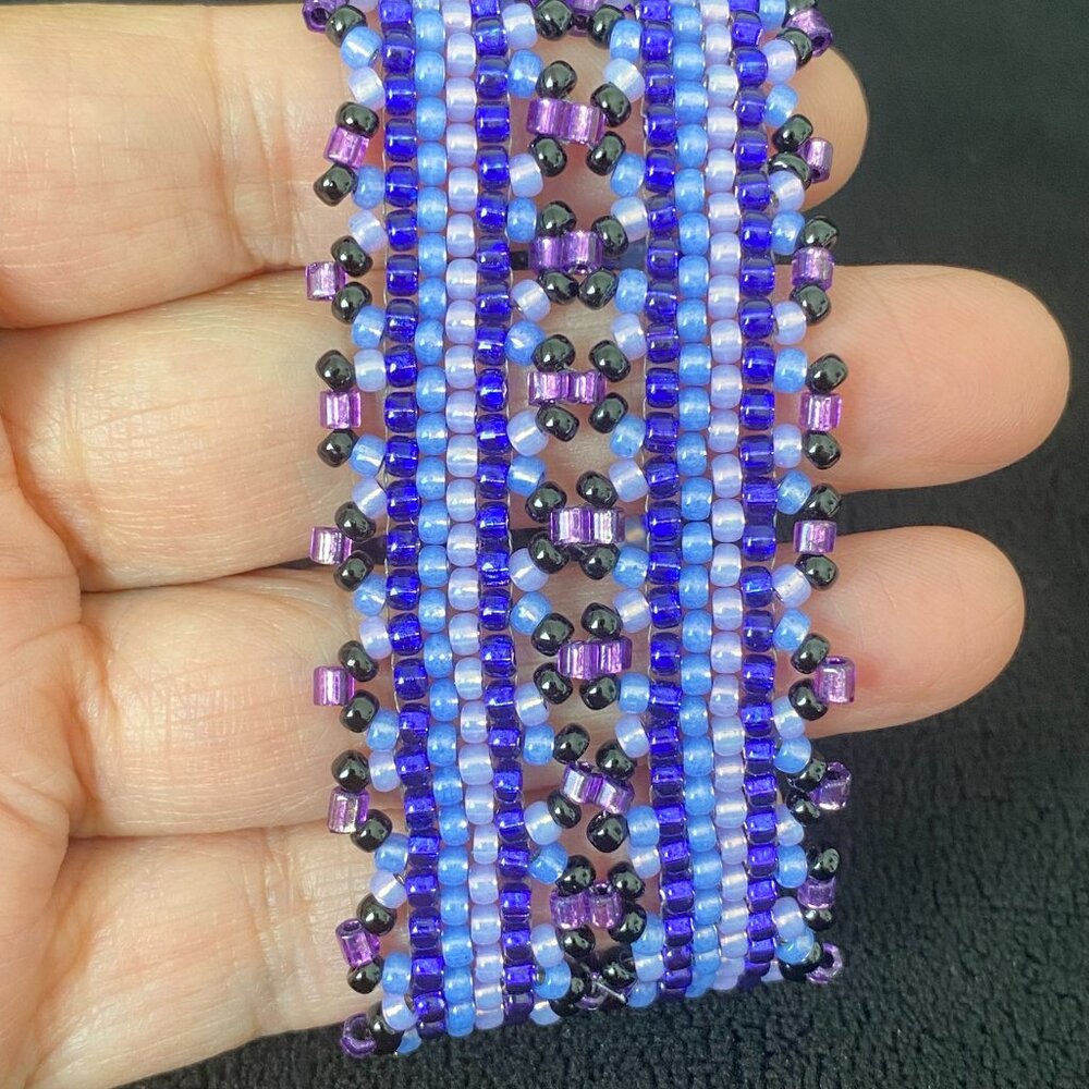 Handmade Beaded Bracelet Shades of Purple 7 Inches Long - Picture 5 of 12